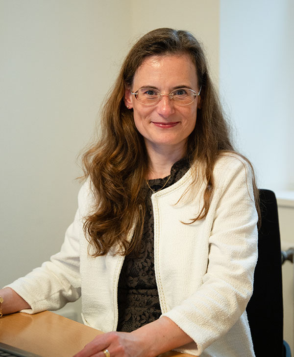 Dr. Tanka Lutz
